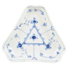 Royal Copenhagen Blue Fluted Plain. Small triangular plate in porcelain, 1965