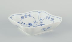 Royal Copenhagen Blau geriffelte Plain. Quadratische Porzellanschale. 1969-1974