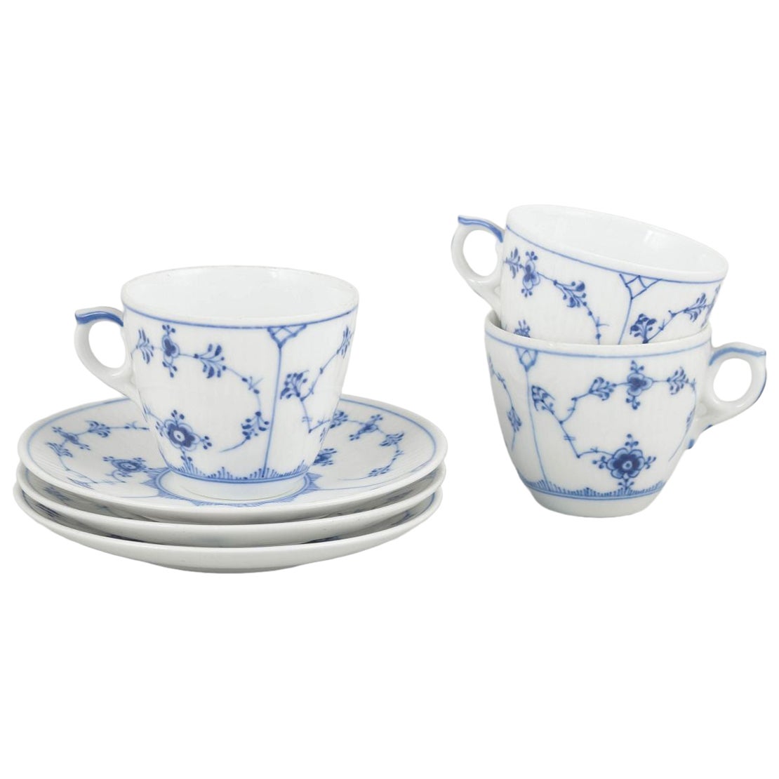 Royal Copenhagen Blue Fluted Plain. Three coffee cups with saucers. Early 20th C For Sale