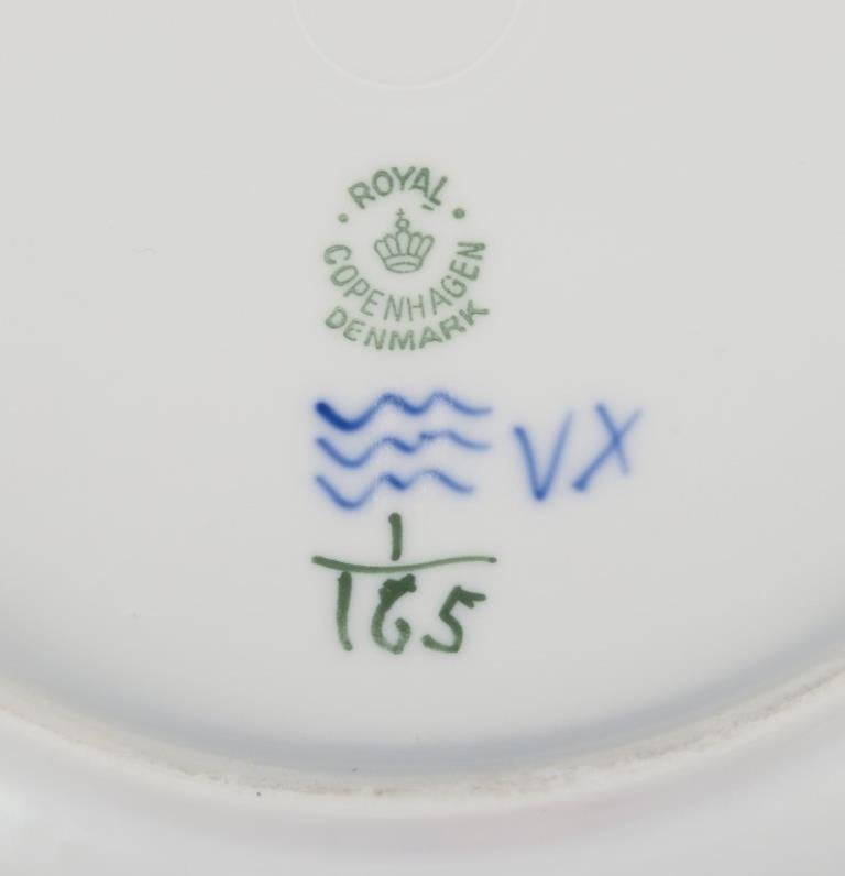 Royal Copenhagen Azul Liso Acanalado. Tres platos hondos de porcelana. en venta 2
