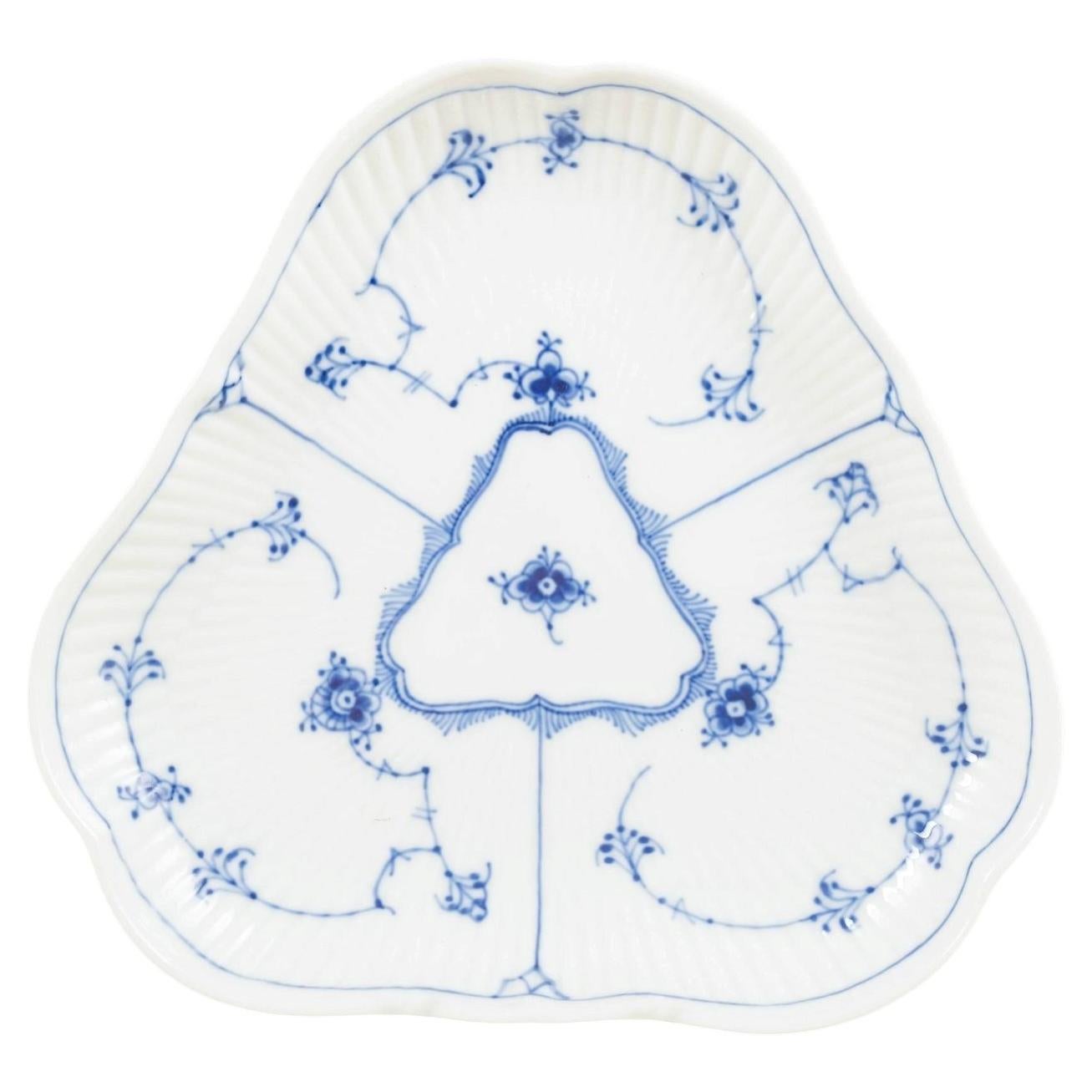Royal Copenhagen. Blue Fluted Plain triangular dish in porcelain. 1965