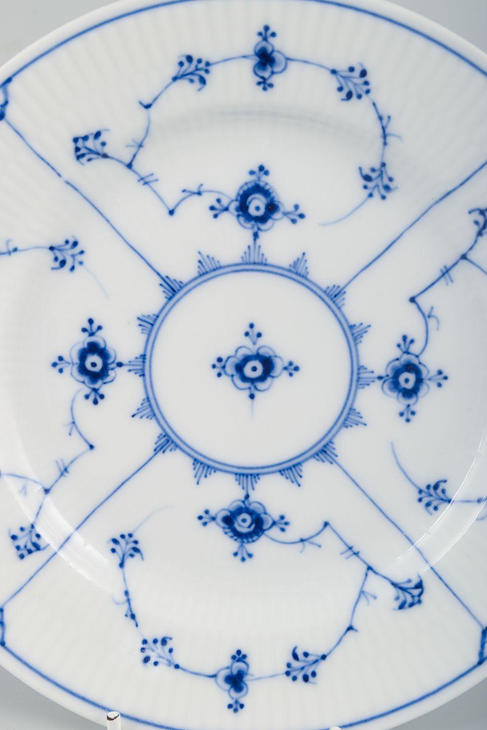 Royal Copenhagen Blau geriffelte Plain. Zwei kleine Speiseteller aus Porzellan. (Dänisch) im Angebot