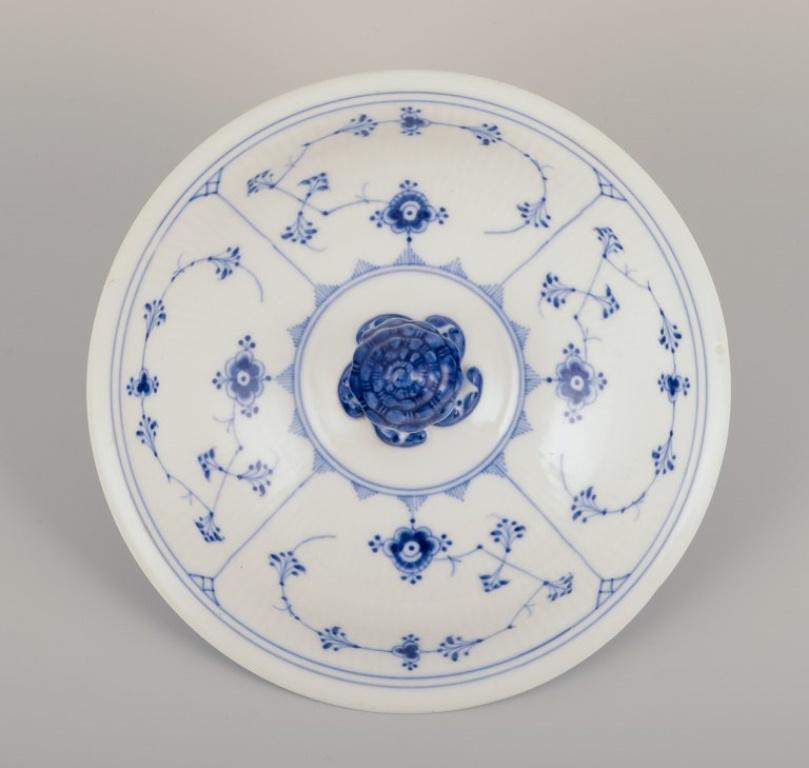 Royal Copenhagen Blau Geriffelte, runde Terrine mit Deckel. Frühe 1900er Jahre. (Dänisch)