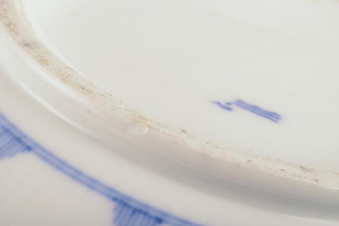 Royal Copenhagen Azul Sopera acanalada con tapa redonda de porcelana. en venta 2