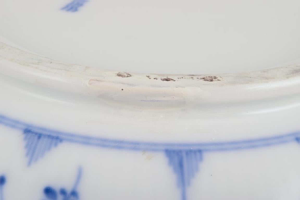 Royal Copenhagen Azul Sopera acanalada con tapa redonda de porcelana. en venta 3