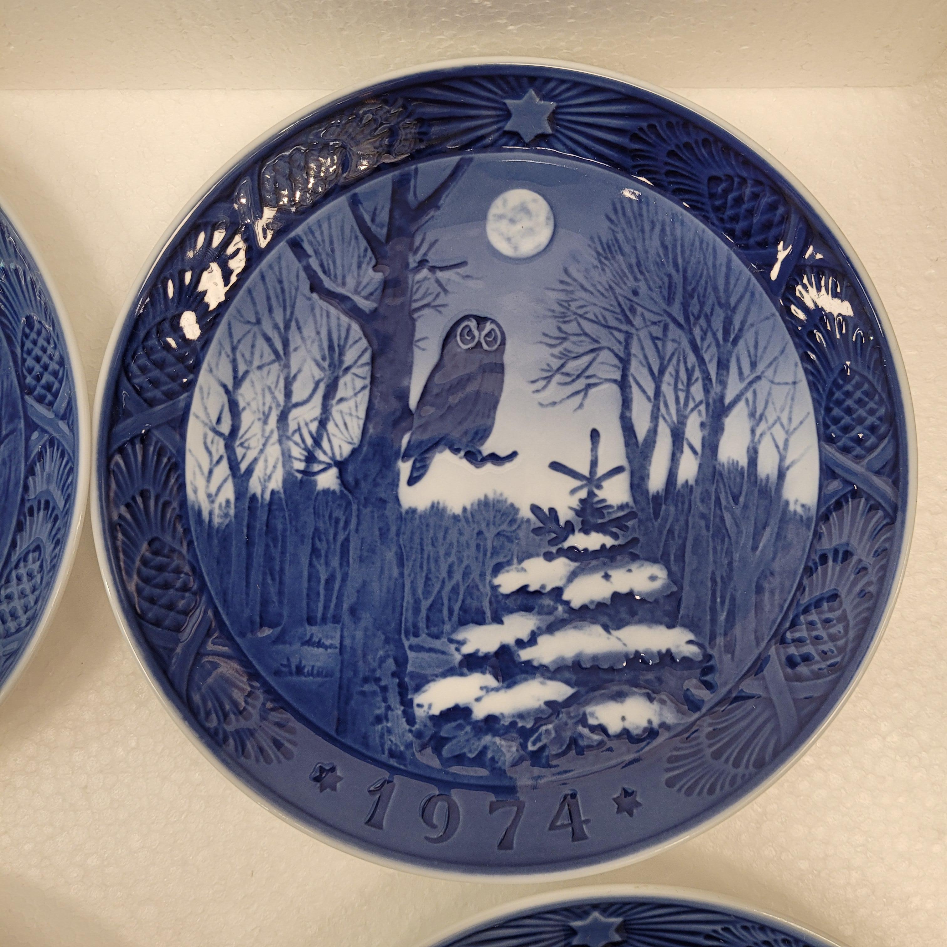 Late 20th Century Royal Copenhagen Blue Porcelain 41 plates “Mother's Day” and “Christmas