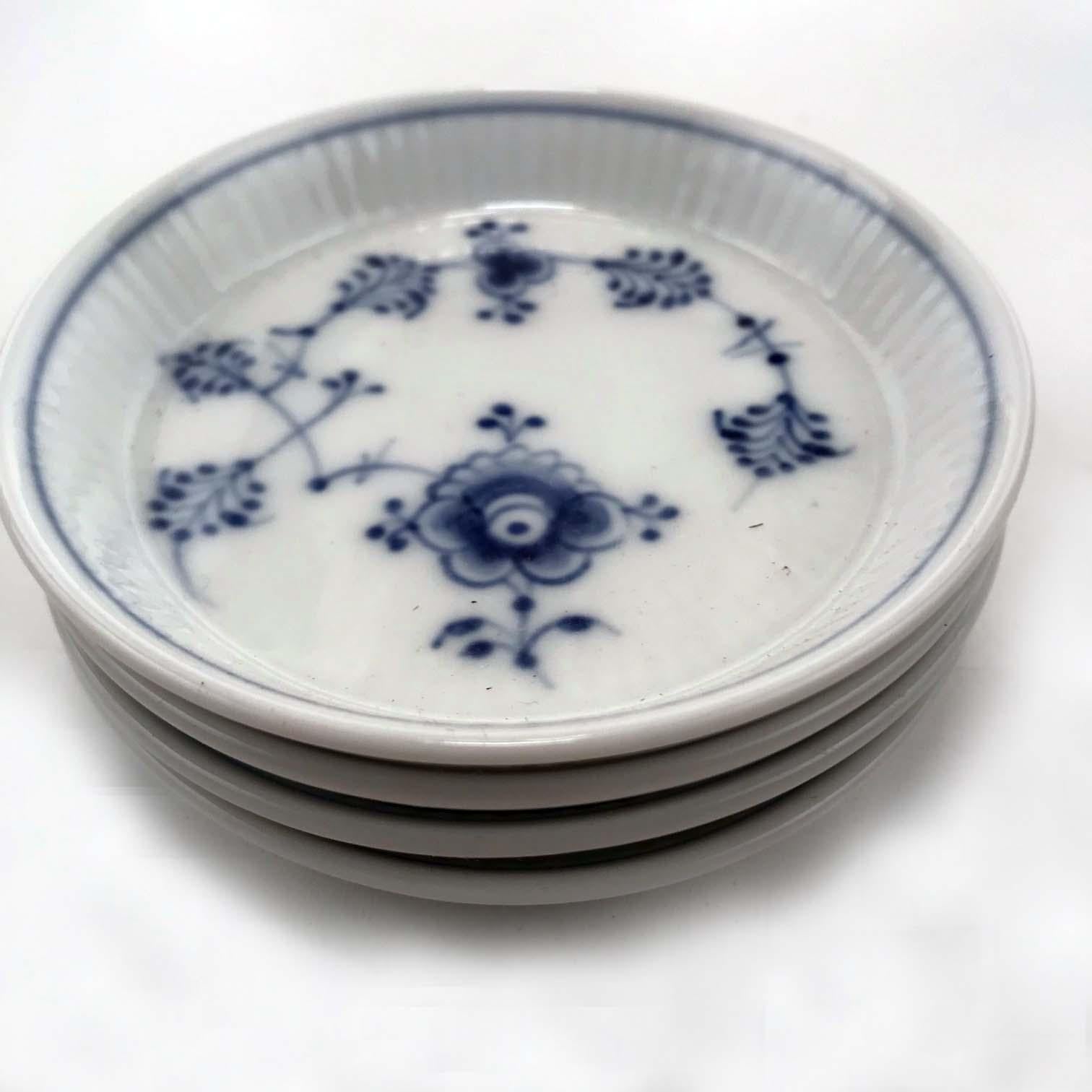 Porcelaine Service de petit déjeuner Royal Copenhagen pour quatre personnes dans le motif « Bleu cannelé » en vente