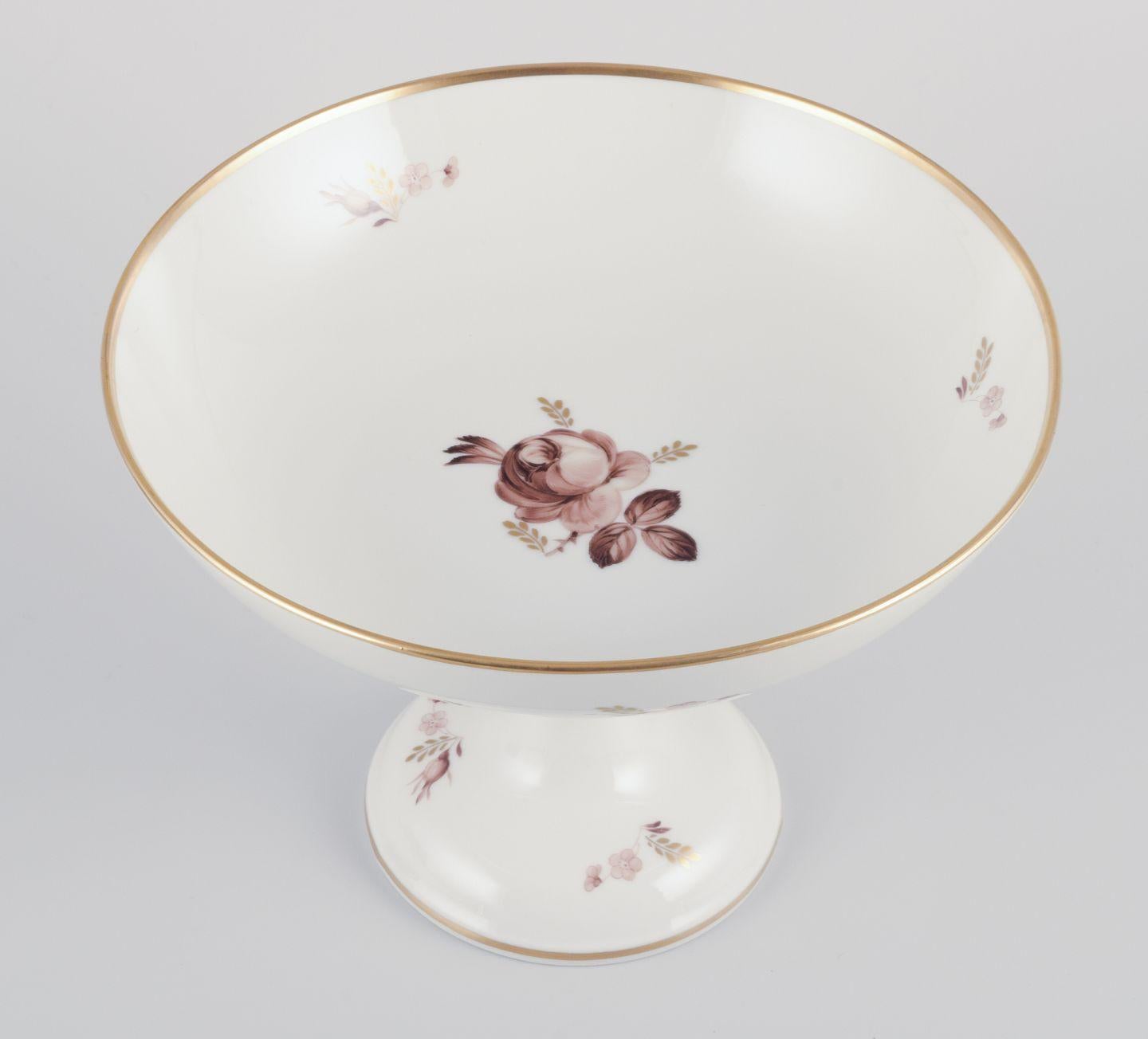Royal Copenhagen, Centro de mesa rosa marrón con borde dorado. Glaseado en venta