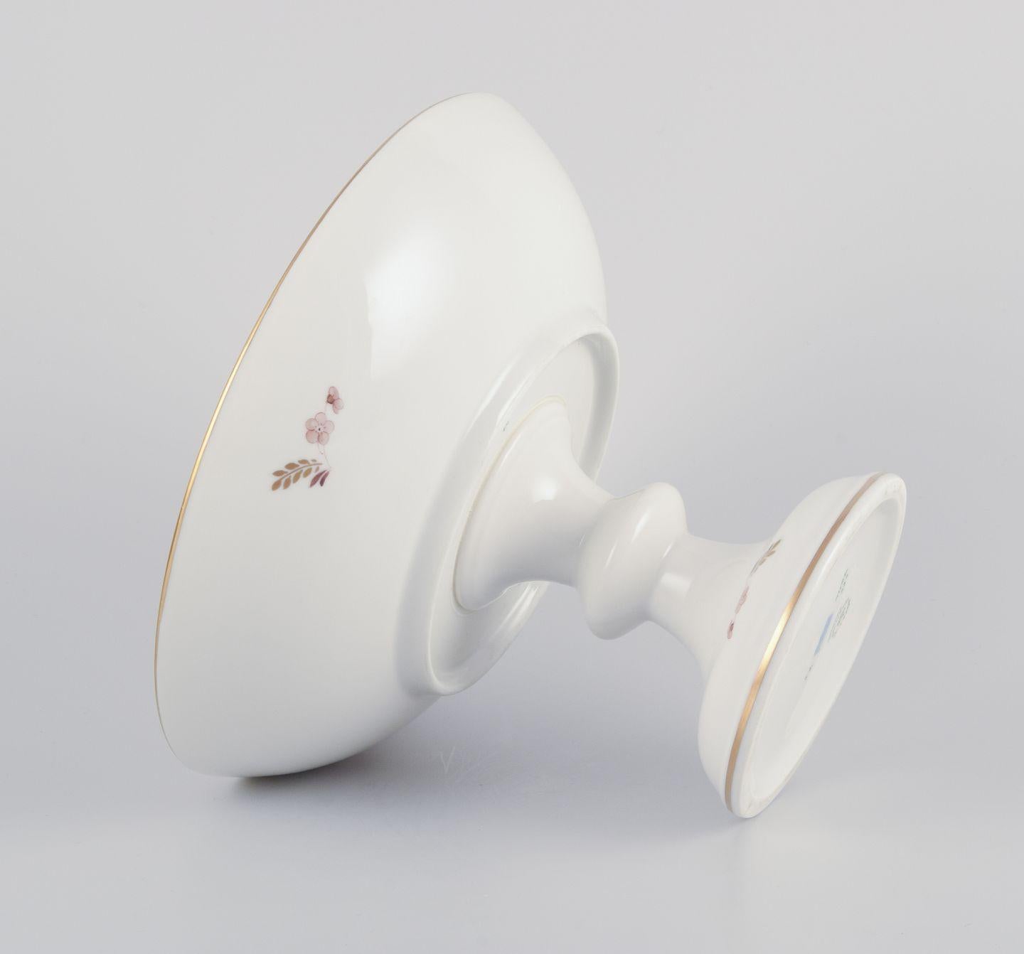 Royal Copenhagen, Centro de mesa rosa marrón con borde dorado. finales del siglo XX en venta