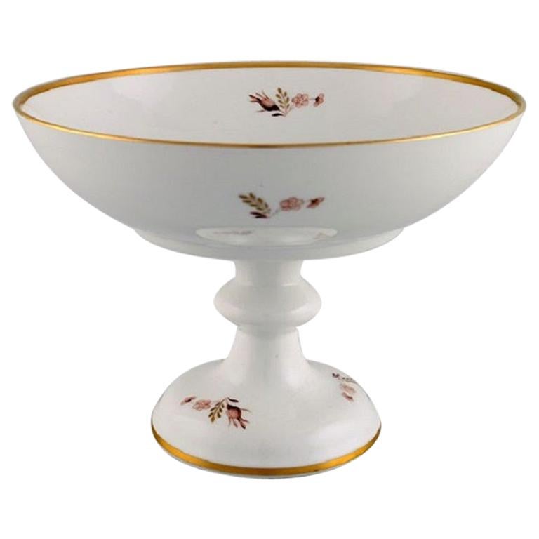 Compota de rosas marrones Royal Copenhagen, Model No. 688/9046, Fechada en 1975-1979