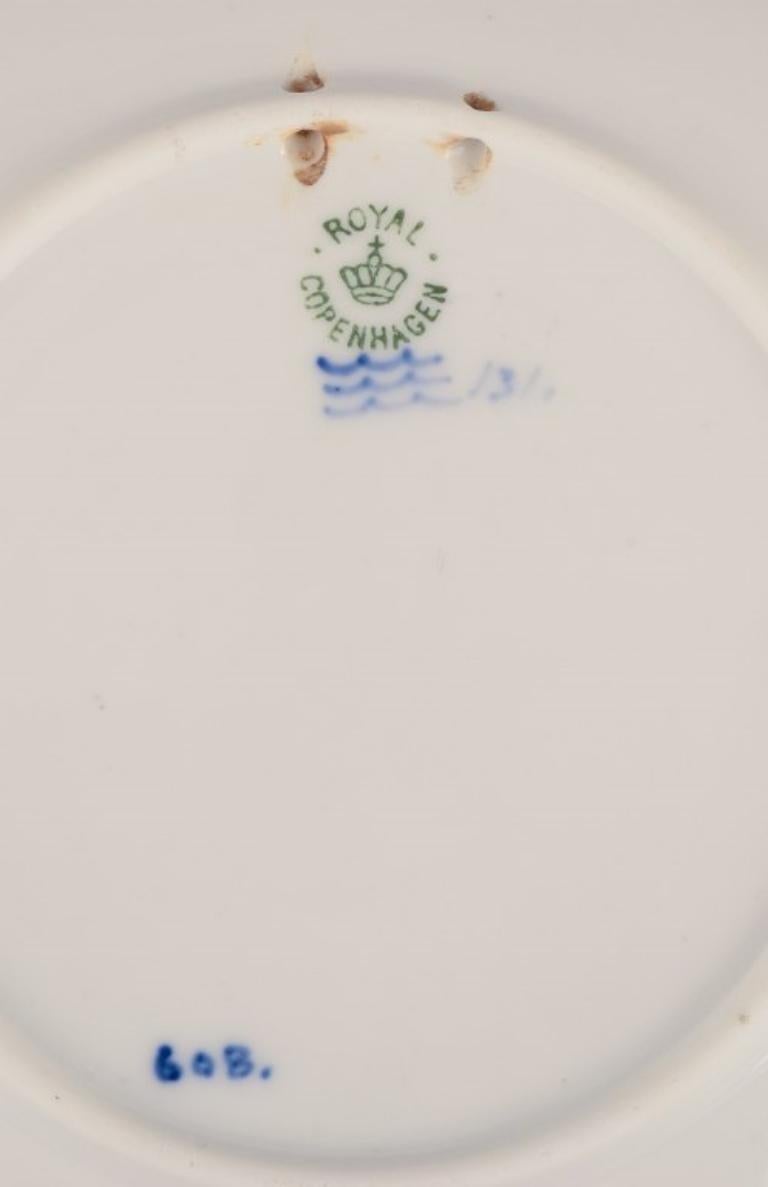 Glazed Royal Copenhagen Christmas Plate from 1918. For Sale