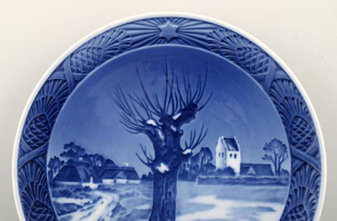 Royal Copenhagen, Christmas plate from 1944
In perfect condition.
1st factory quality
Measures: 17 cm.