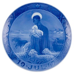 Plato de Navidad Royal Copenhagen de porcelana. Fechada en 1947.