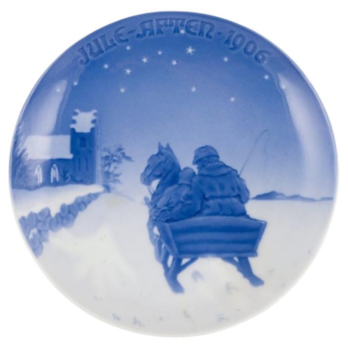 Royal Copenhagen Christmas Plate in porcelain, from 1906 For Sale