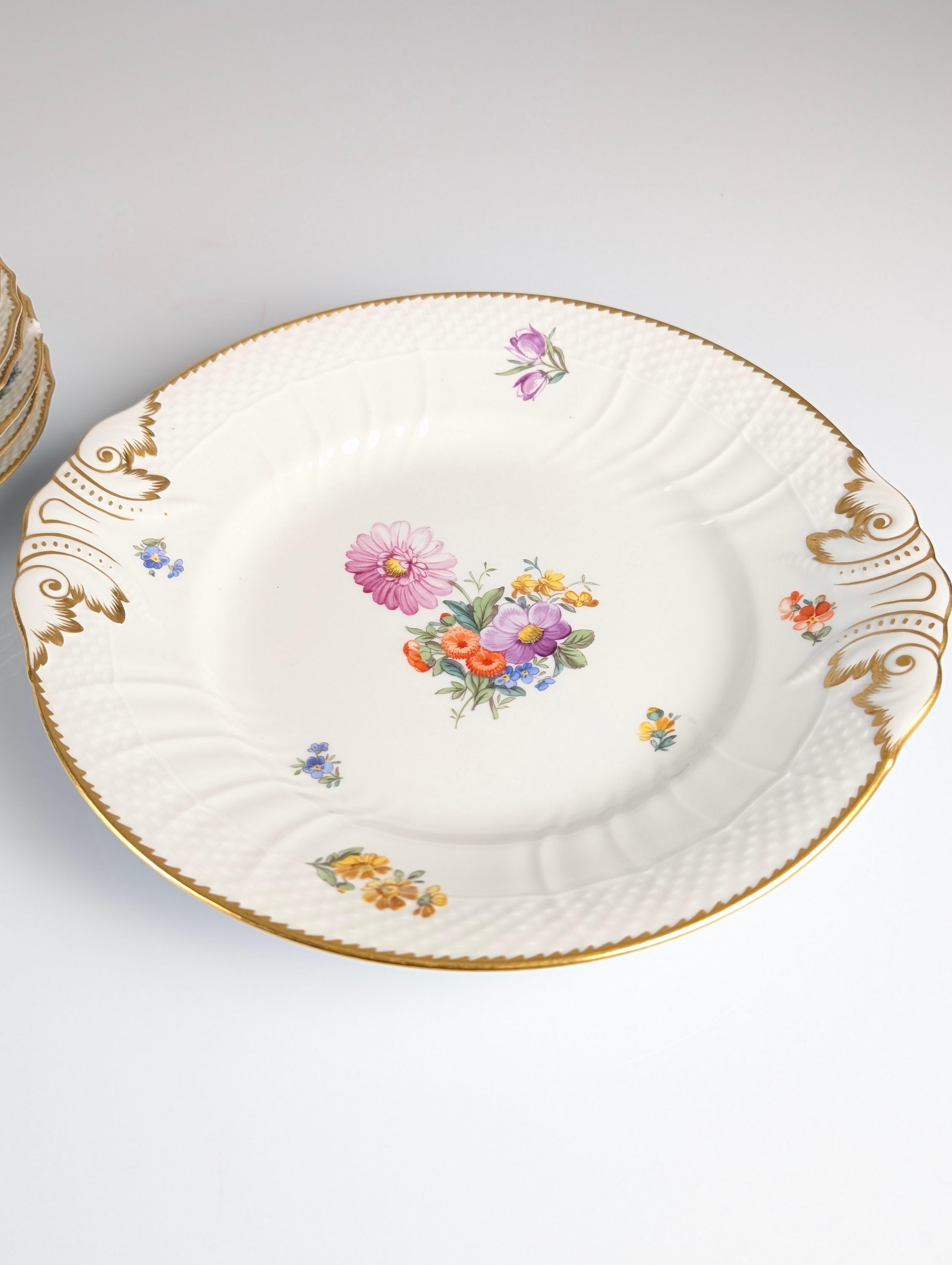 Set da caffè/tè Royal Copenhagen con fiori di Sassonia dipinti a mano 1930 in vendita 2