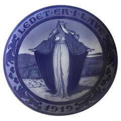 Royal Copenhagen Commemorative Plate from 1919 RC-CM185