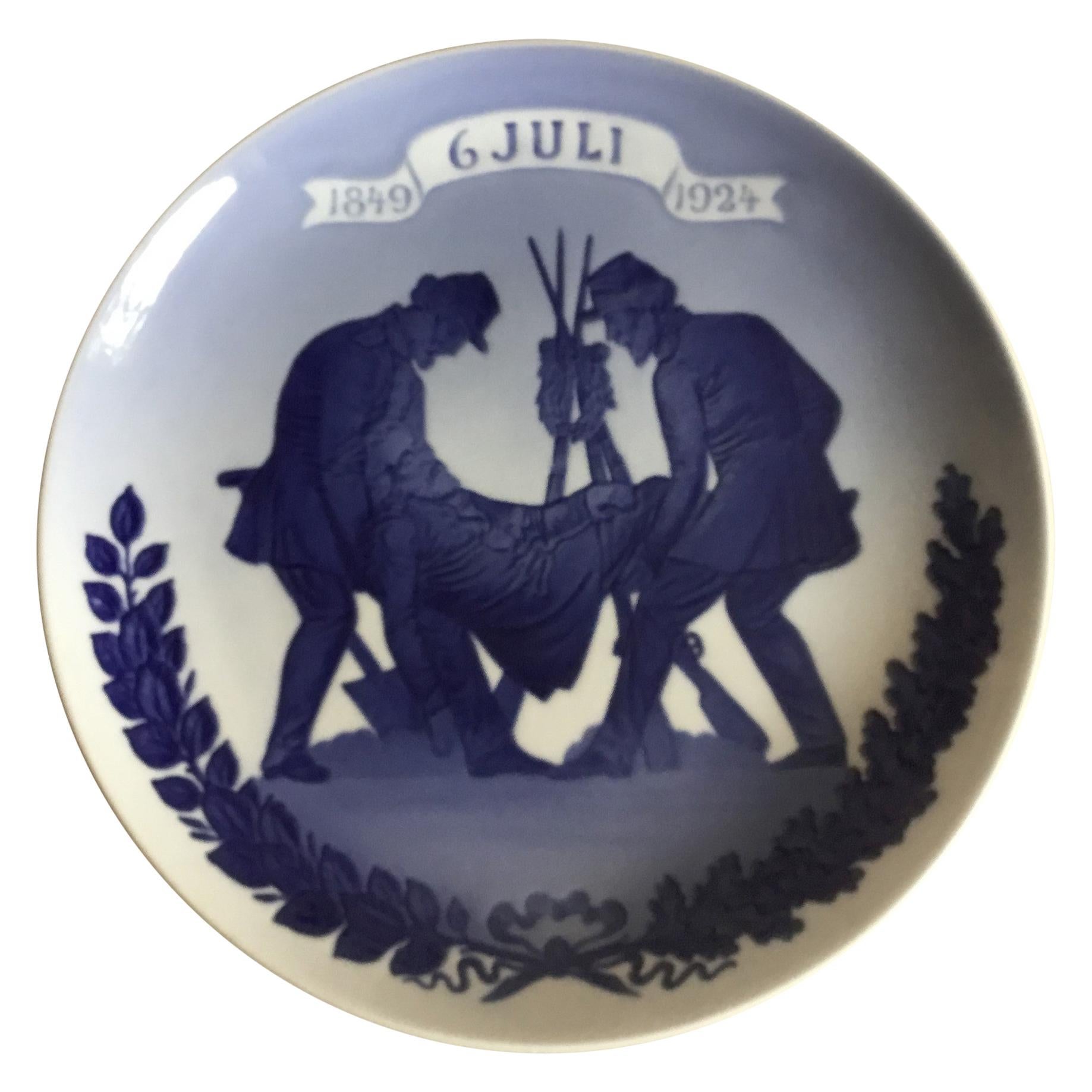 Royal Copenhagen Commemorative Plate from 1924 RC-CM223A For Sale