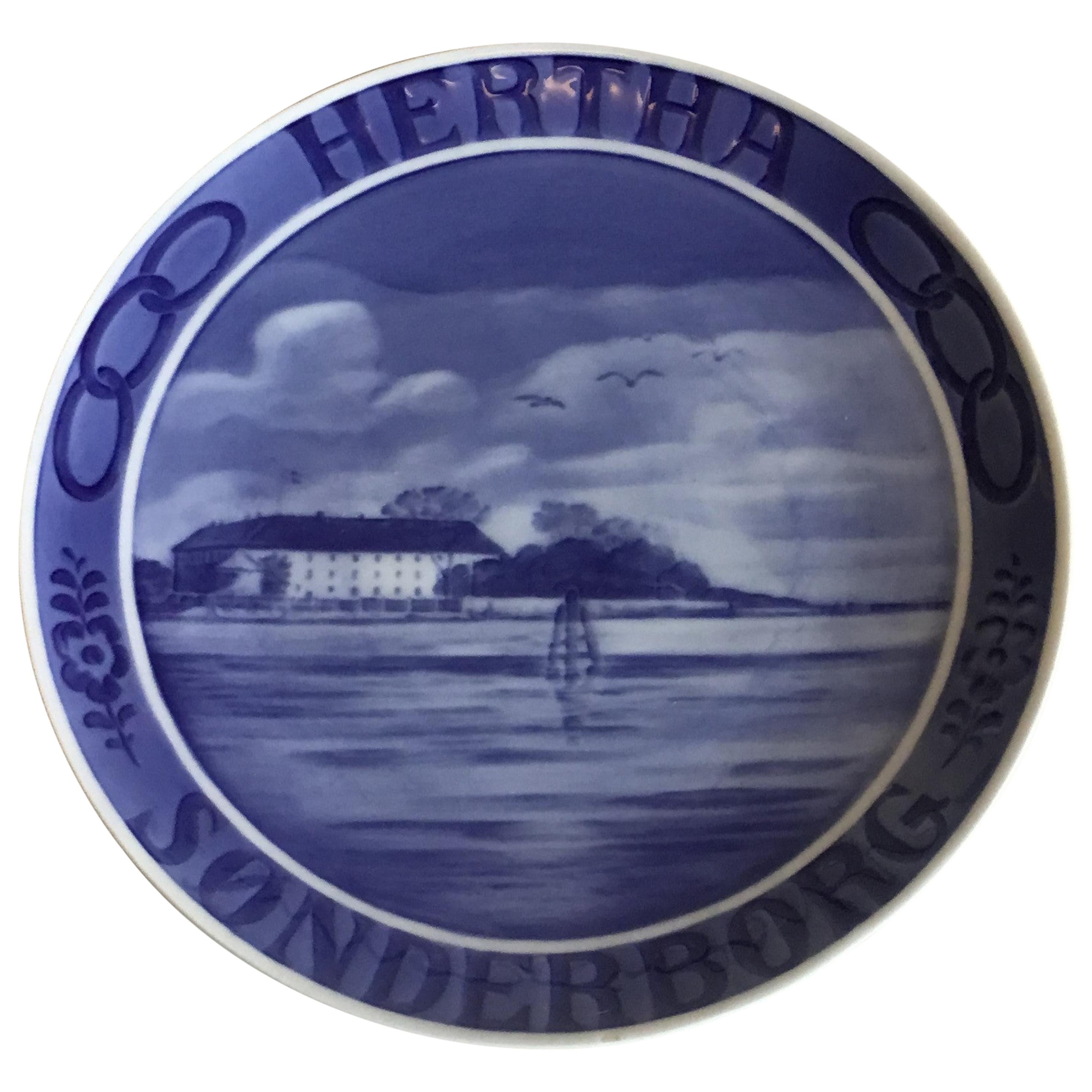 Royal Copenhagen Commemorative Plate from 1925 RC-CM233 For Sale