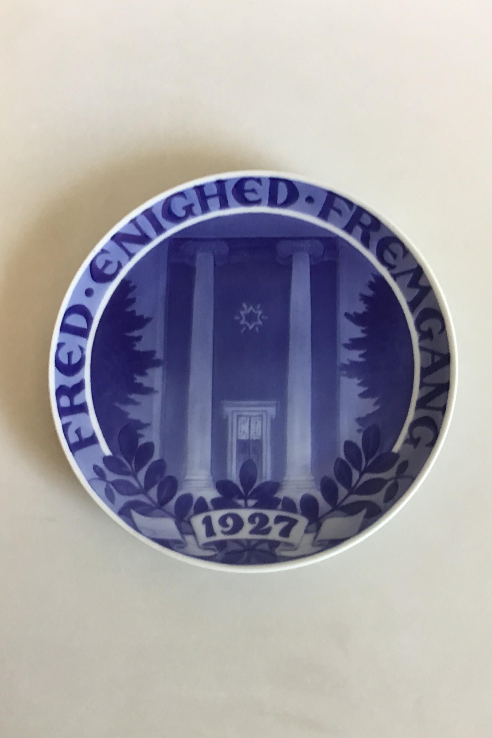 Art Nouveau Royal Copenhagen Commemorative Plate from 1927 RC-CM261 For Sale