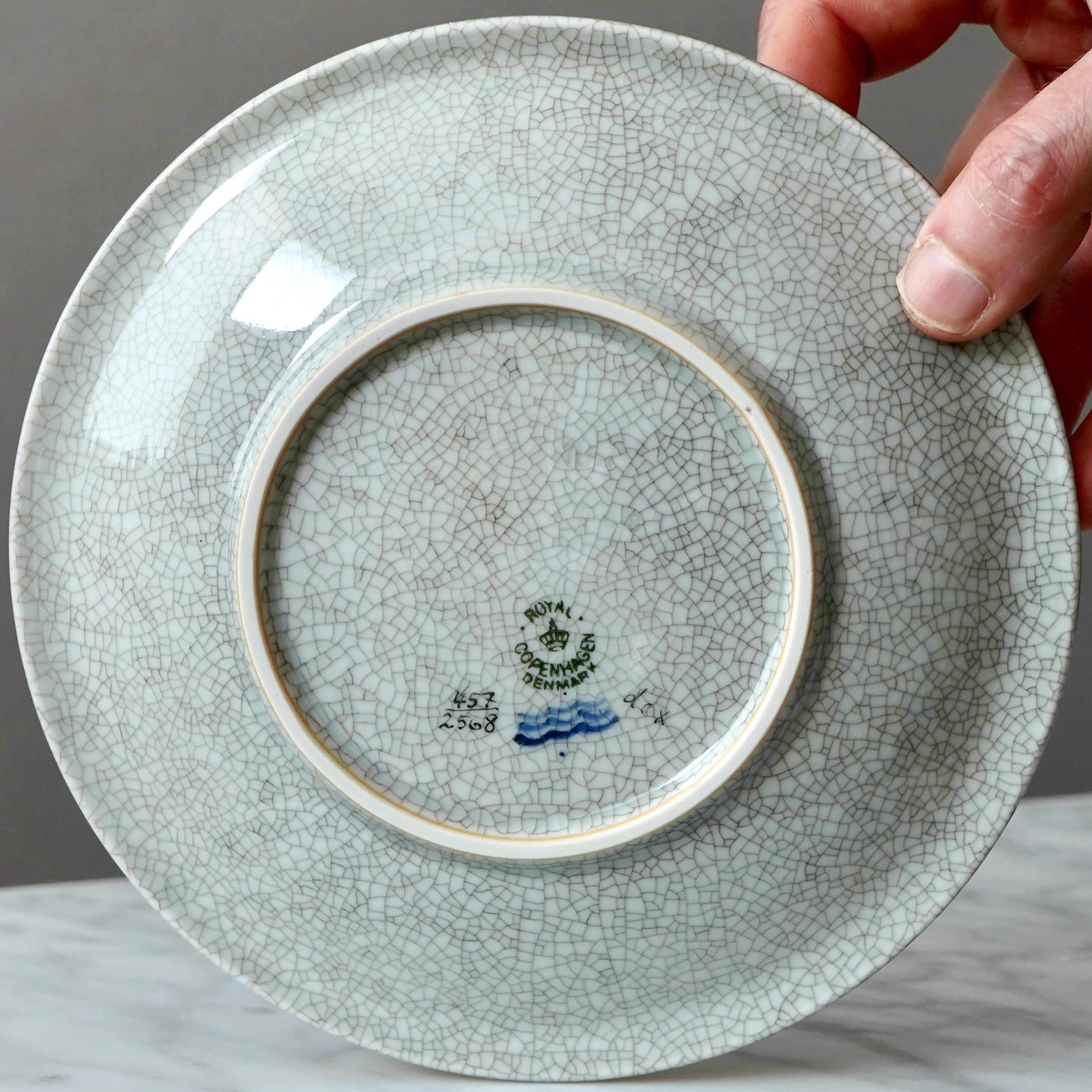 Royal Copenhagen Crackle glasierte Schale. Thorkild Olsen, Dänemark, 1958. Grünes Gold. (20. Jahrhundert) im Angebot