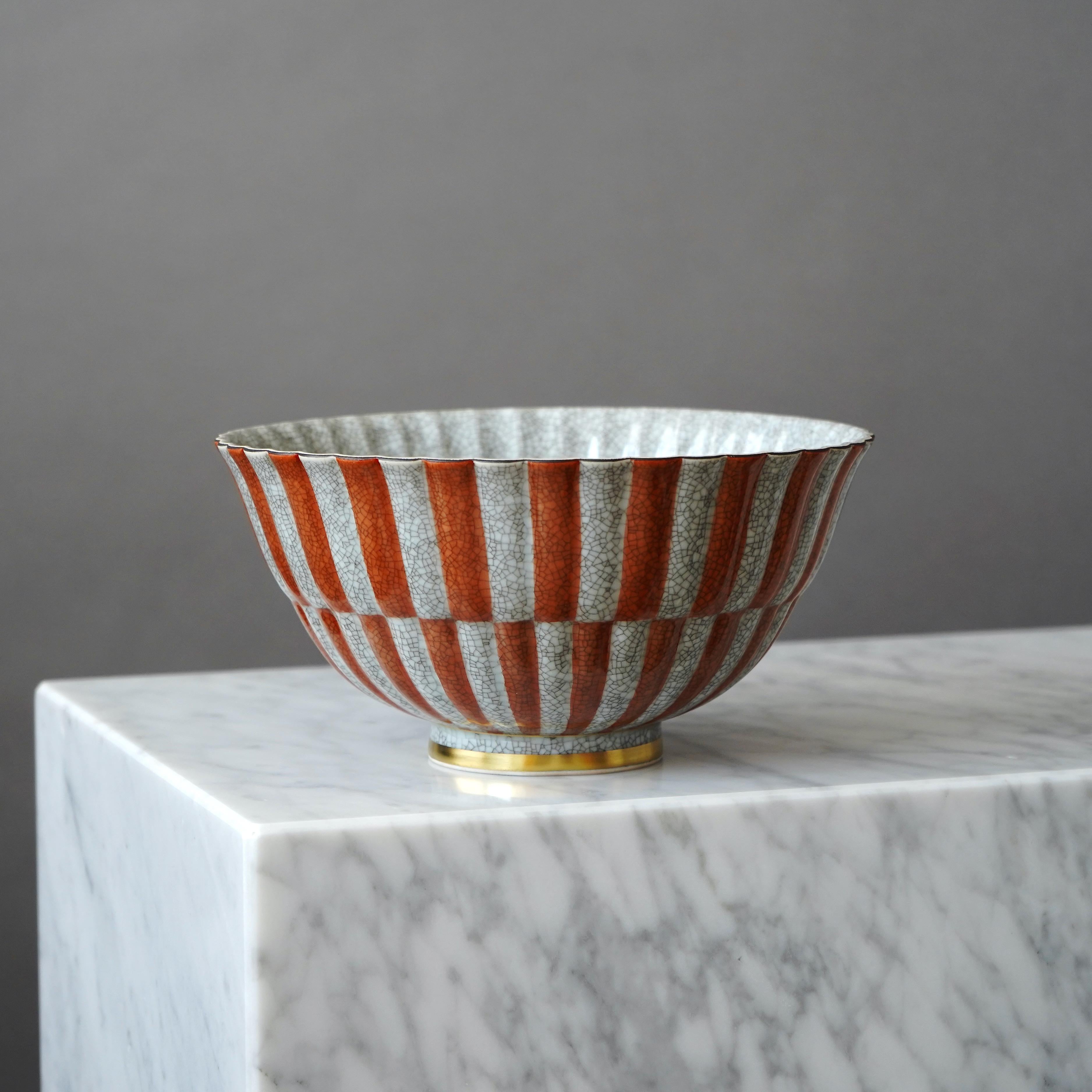 Royal Copenhagen Crackle Glazed Bowl. Thorkild Olsen, Denmark, 1962. For Sale 3