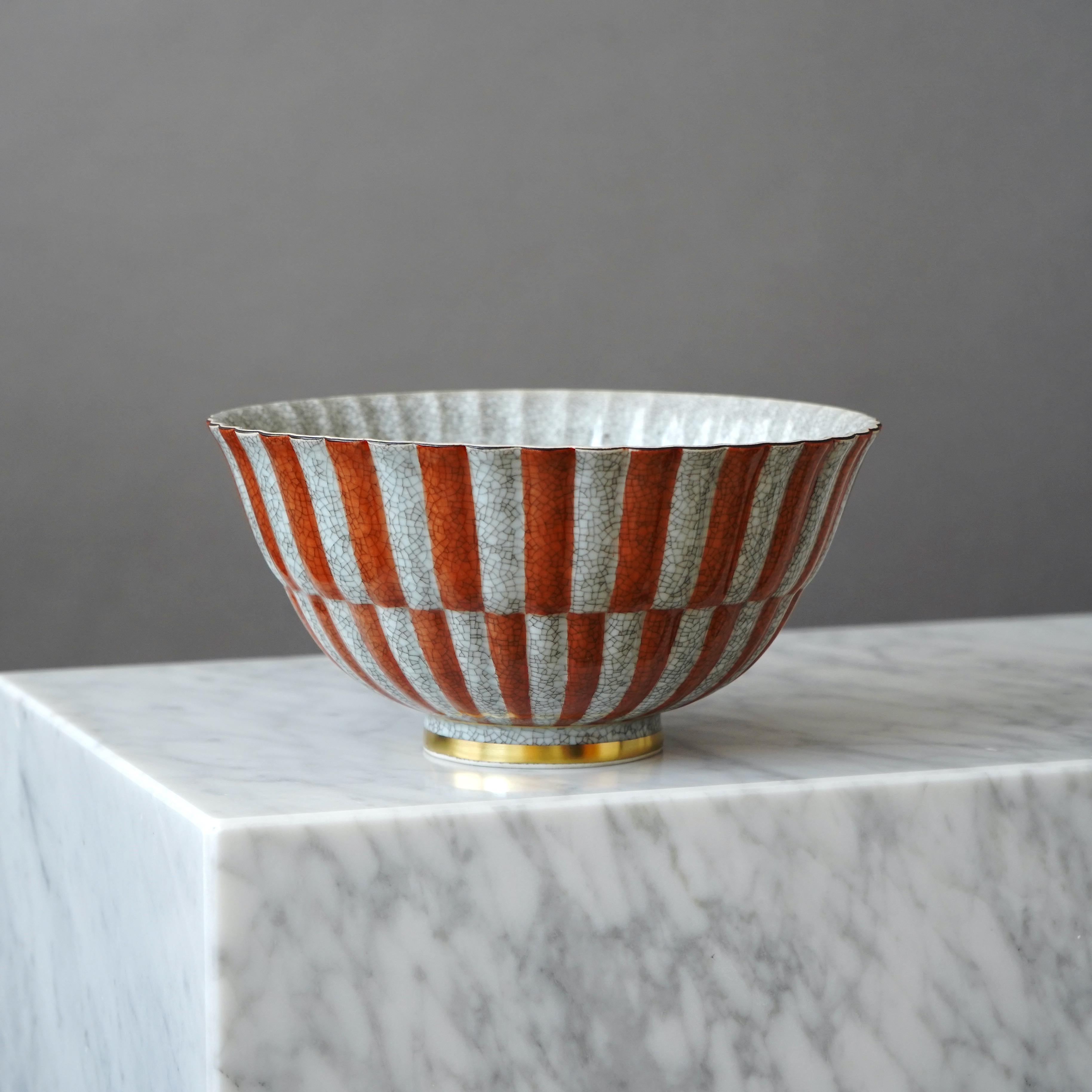 Royal Copenhagen Crackle Glazed Bowl. Thorkild Olsen, Denmark, 1962. For Sale 4