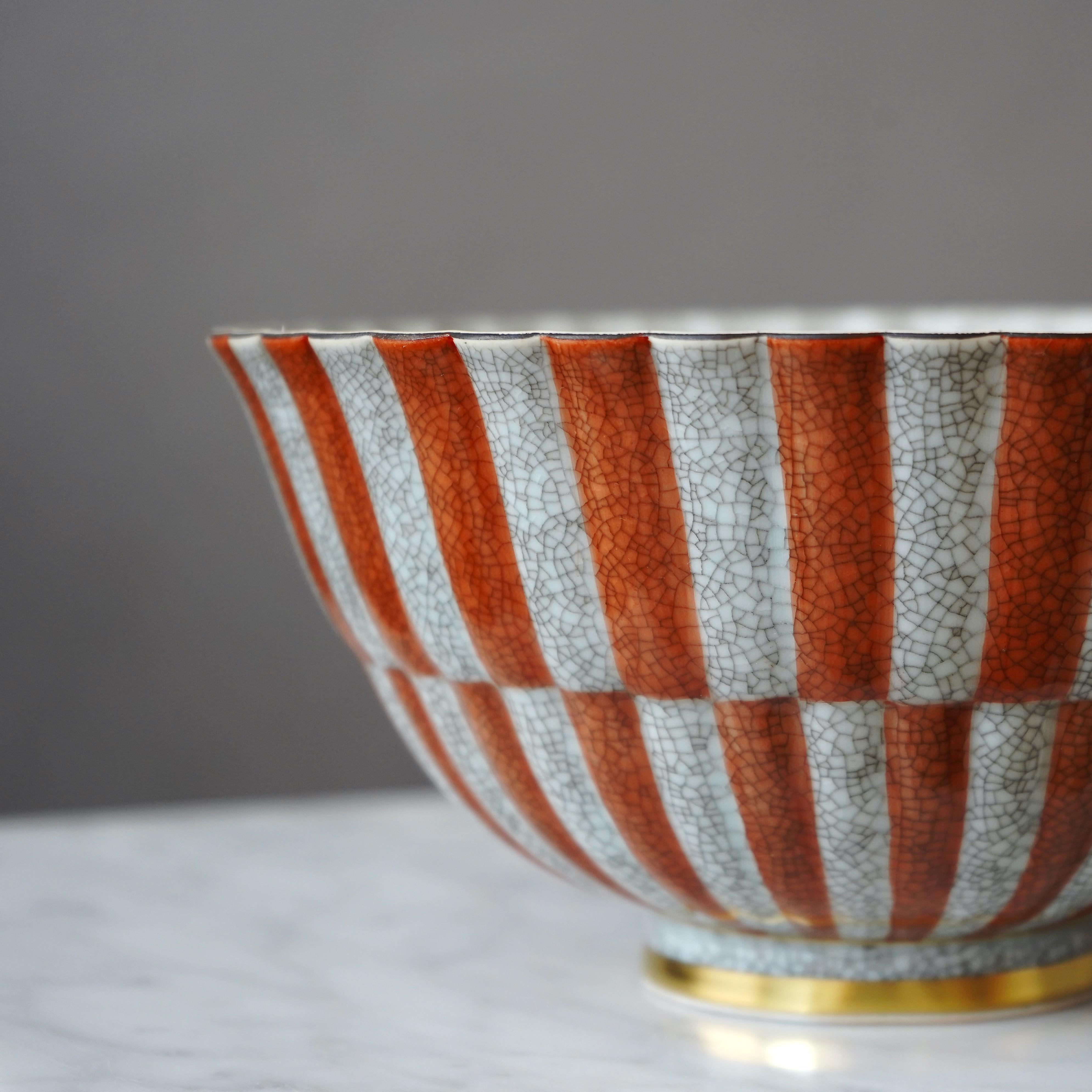Scandinavian Modern Royal Copenhagen Crackle Glazed Bowl. Thorkild Olsen, Denmark, 1962. For Sale