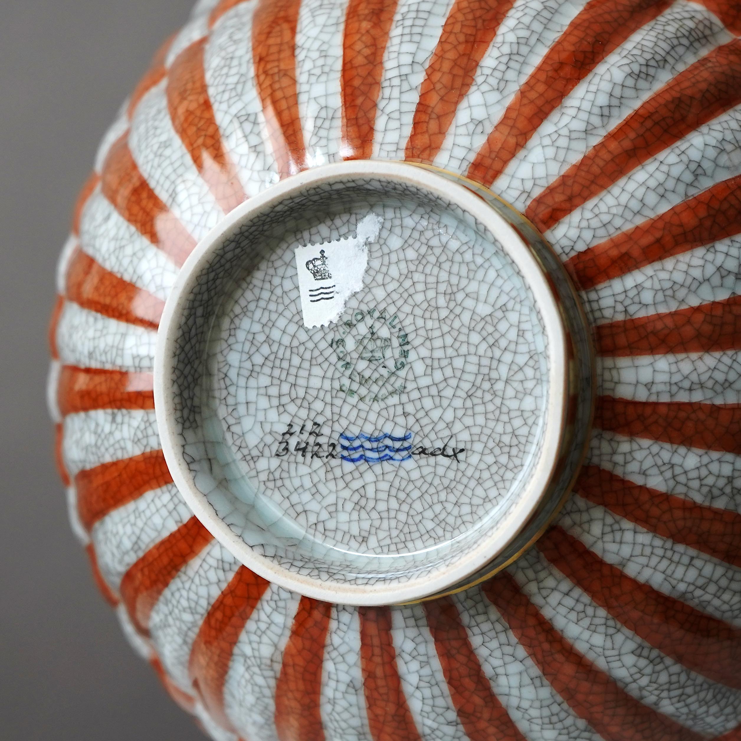 Royal Copenhagen Crackle Glazed Bowl. Thorkild Olsen, Denmark, 1962. In Good Condition For Sale In Malmö, SE