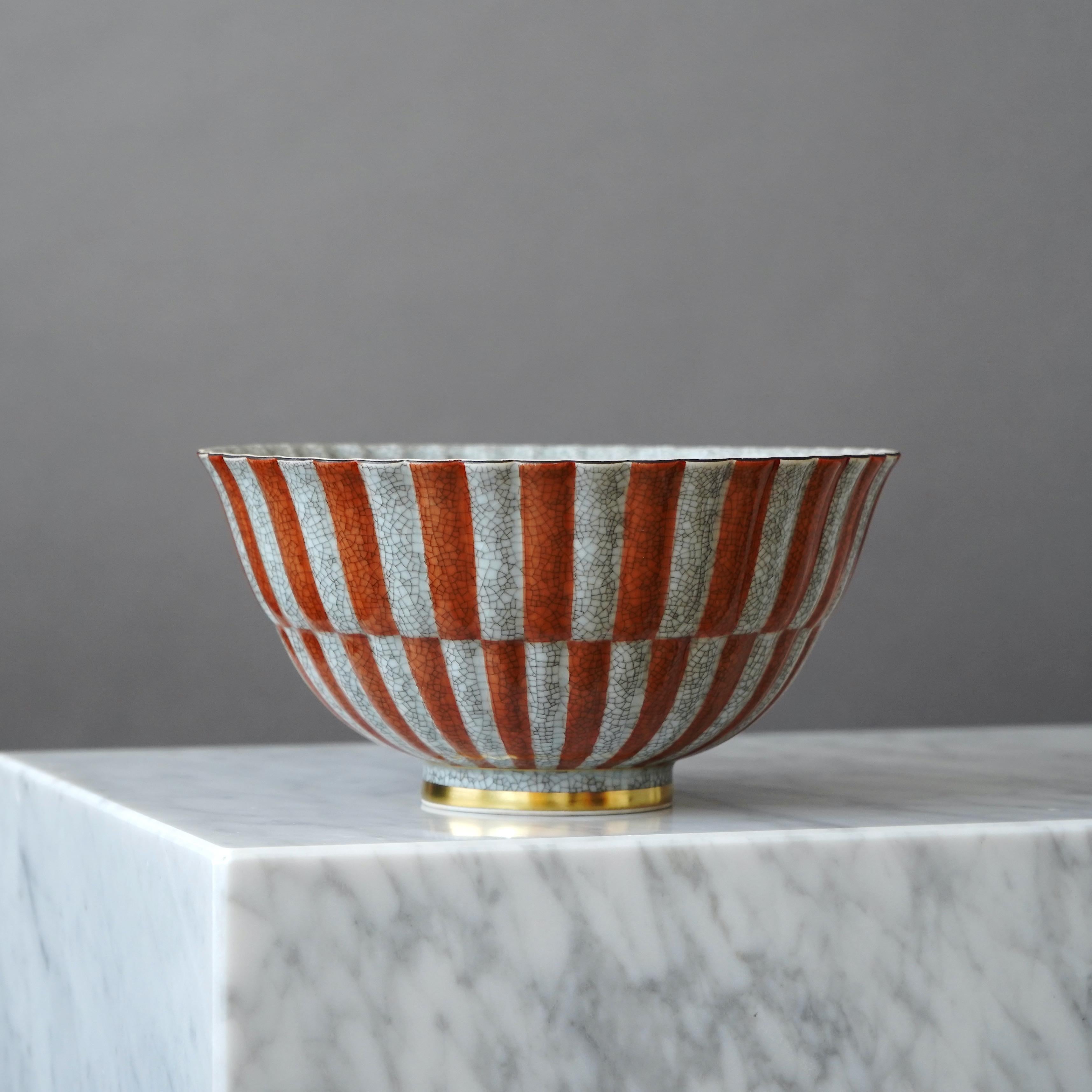 20th Century Royal Copenhagen Crackle Glazed Bowl. Thorkild Olsen, Denmark, 1962. For Sale