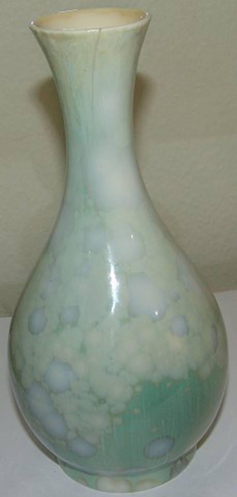 Royal Copenhagen crystalline glaze vase by Paul Prochowsky, 21-12-1922. Measures 21.3 cm and has a hairline, see picture.