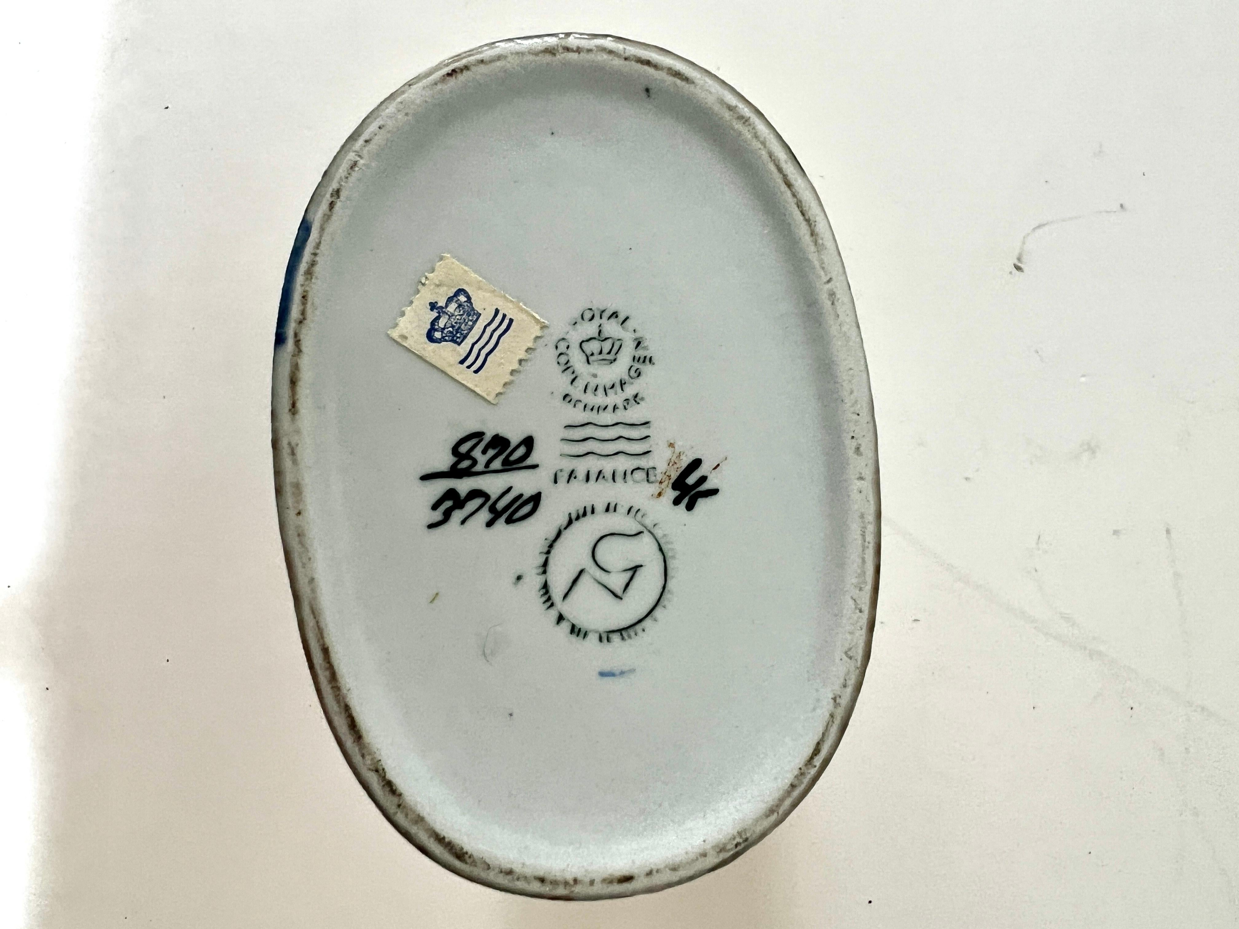 20ième siècle Vase de poterie danois Royal Copenhagen en vente