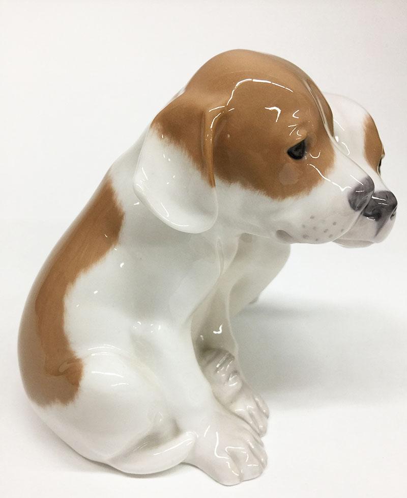 Royal Copenhagen Denmark, porcelain pointer puppies dog figurine, 1889-1922

Lovely dog figurine of two pointer puppies in white, brown and grey colored porcelain

Marked with the Royal Copenhagen mark of 1889-1922
Artist decoration number: 104