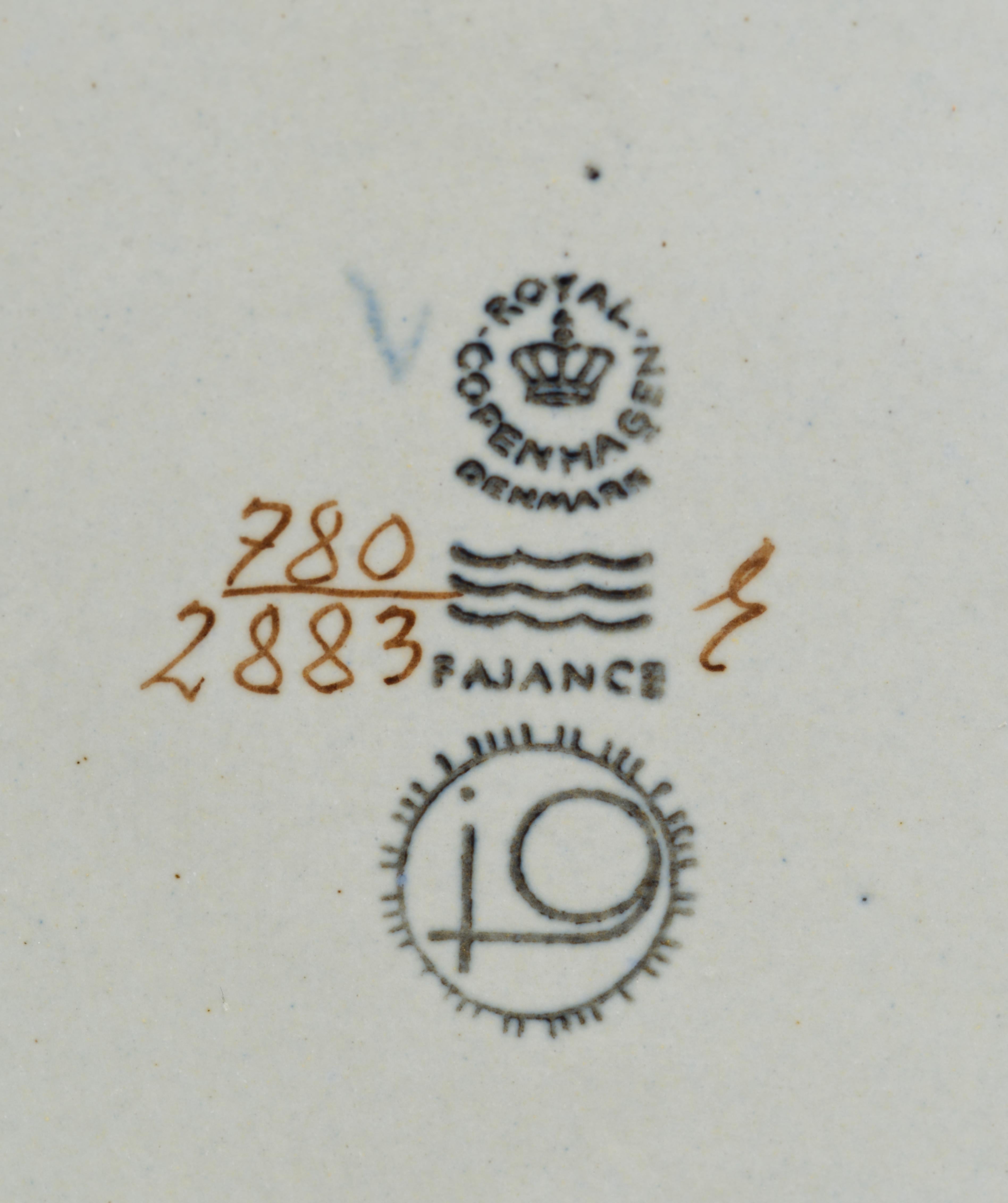 Royal Copenhagen Fayence Baca Quadratische Schale Tablett Johanne Gerber (Glasiert) im Angebot