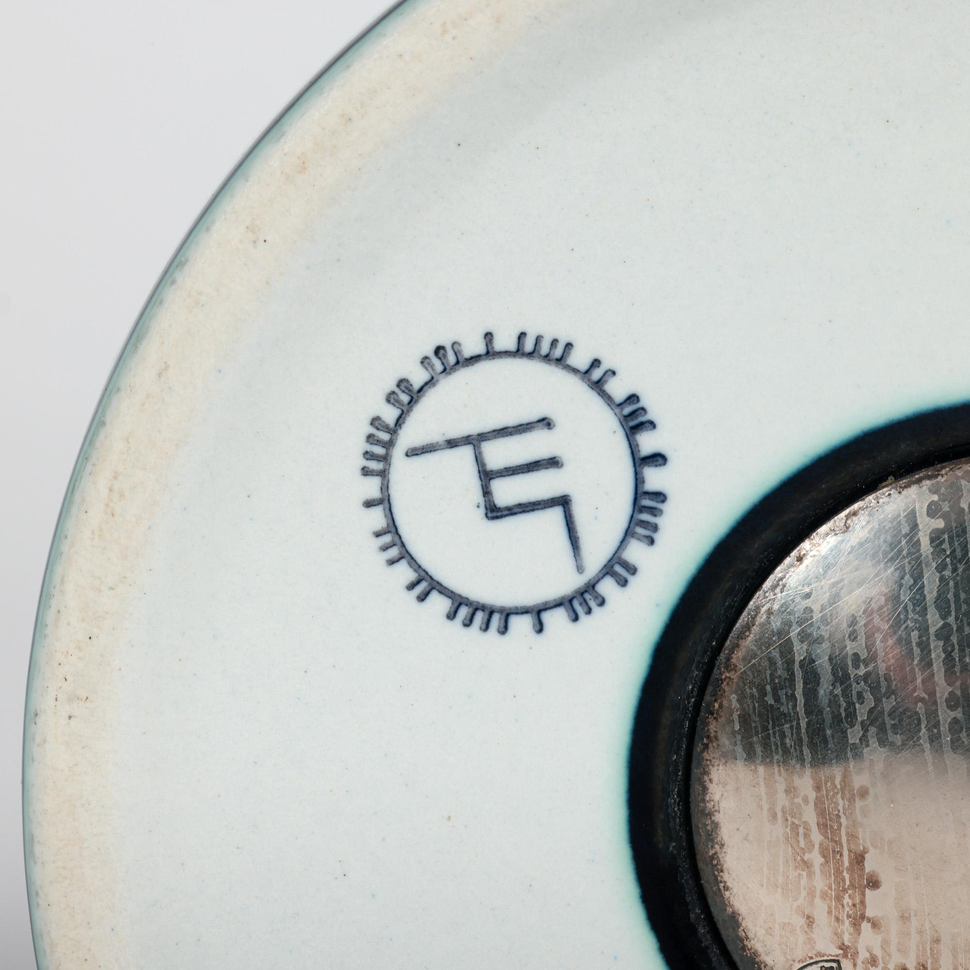 Royal Copenhagen Taza de loza con diseño de Ellen Malmer Año 1974 en venta 12