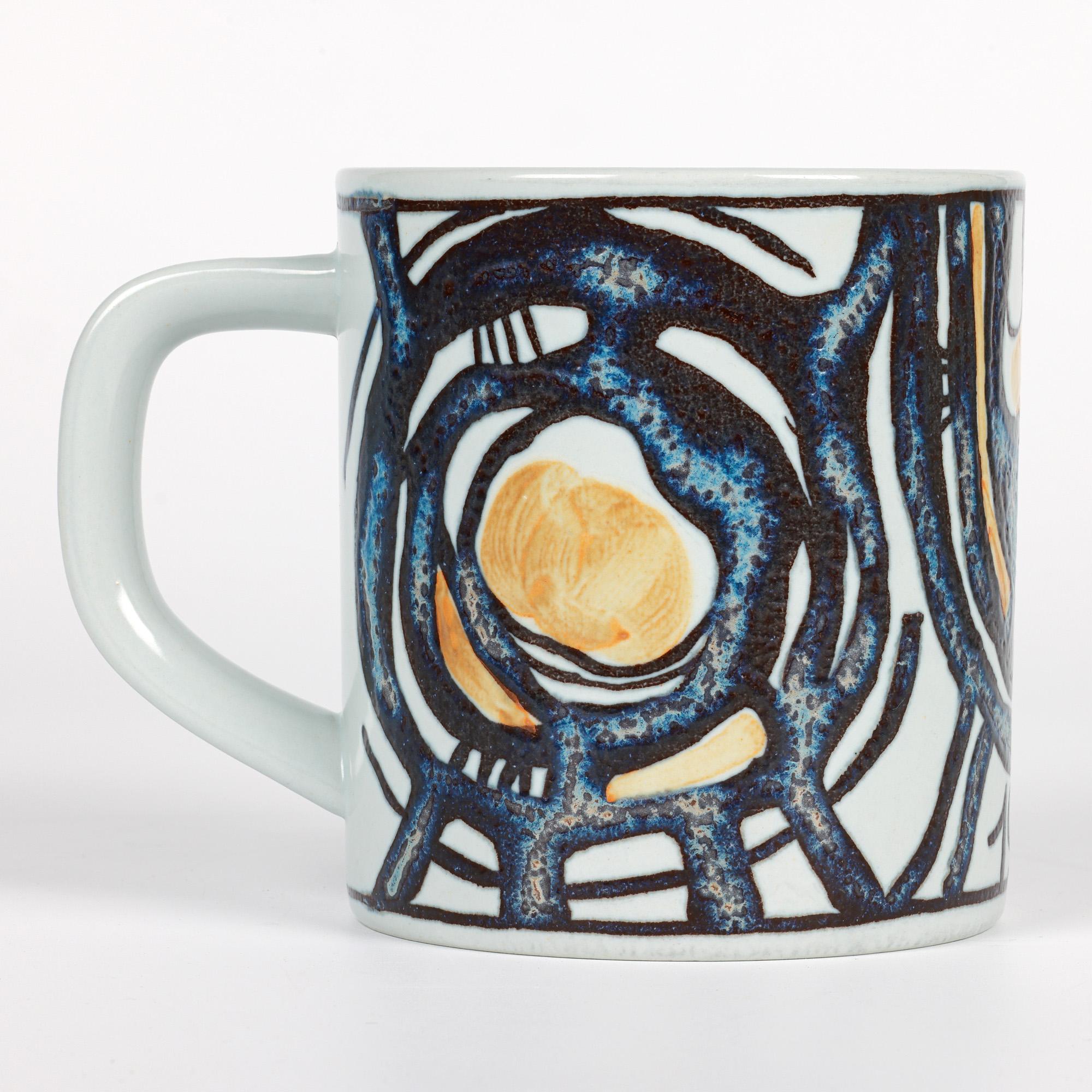 Taza de loza Royal Copenhagen Diseño Gert Hiort Petersen Año 1973 en venta 3