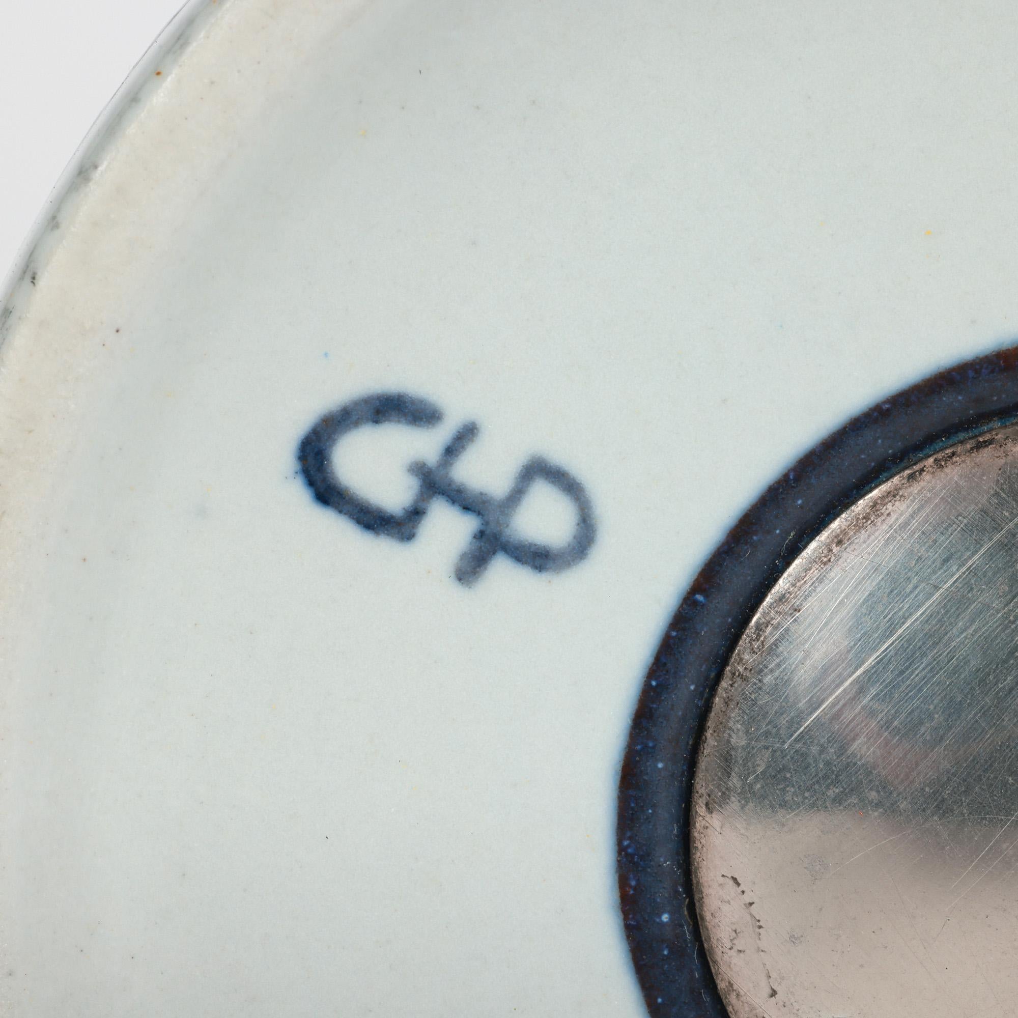 Taza de loza Royal Copenhagen Diseño Gert Hiort Petersen Año 1973 en venta 9
