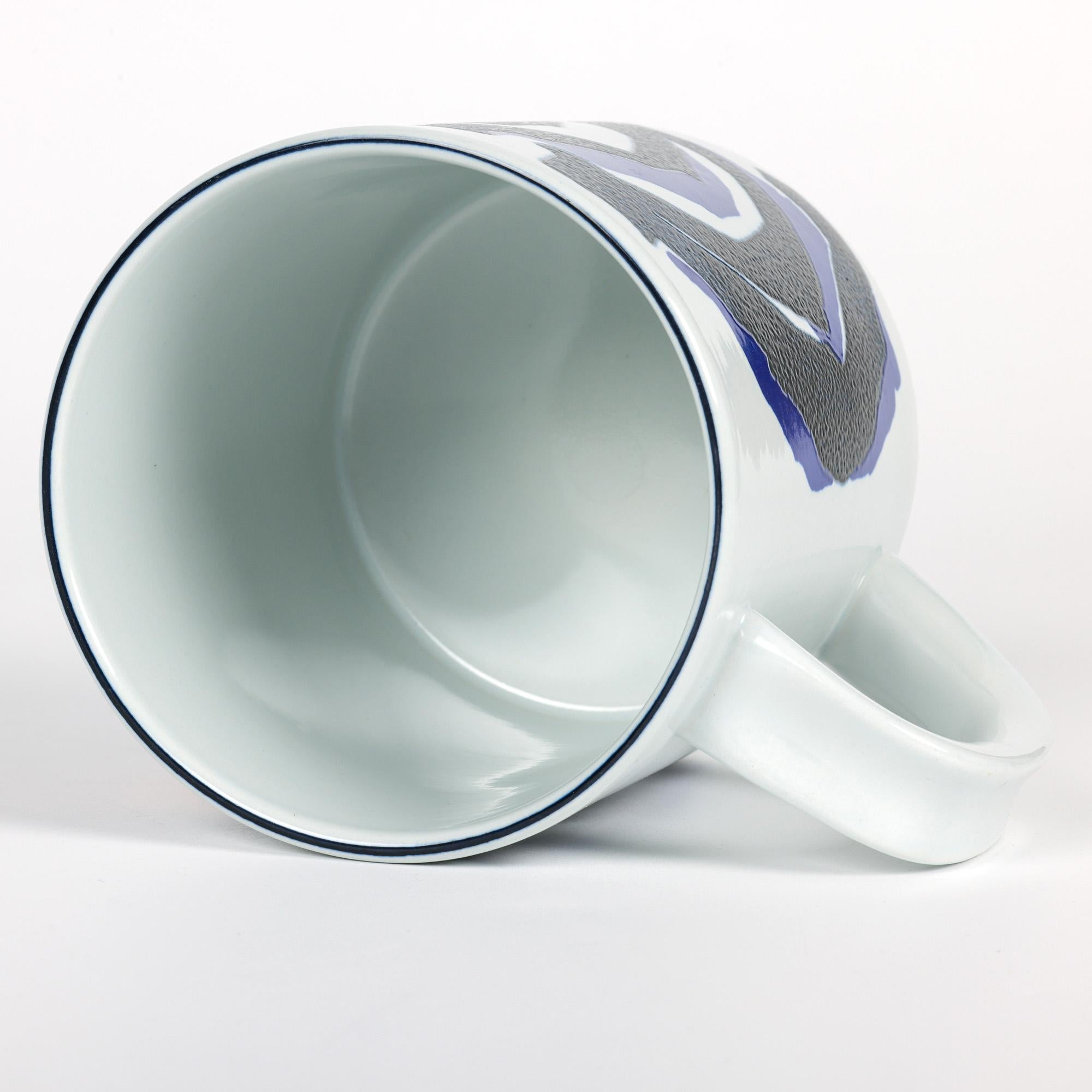 Royal Copenhagen Taza de loza con diseño de Inge-Lise Koefoed Año 1977 finales del siglo XX en venta