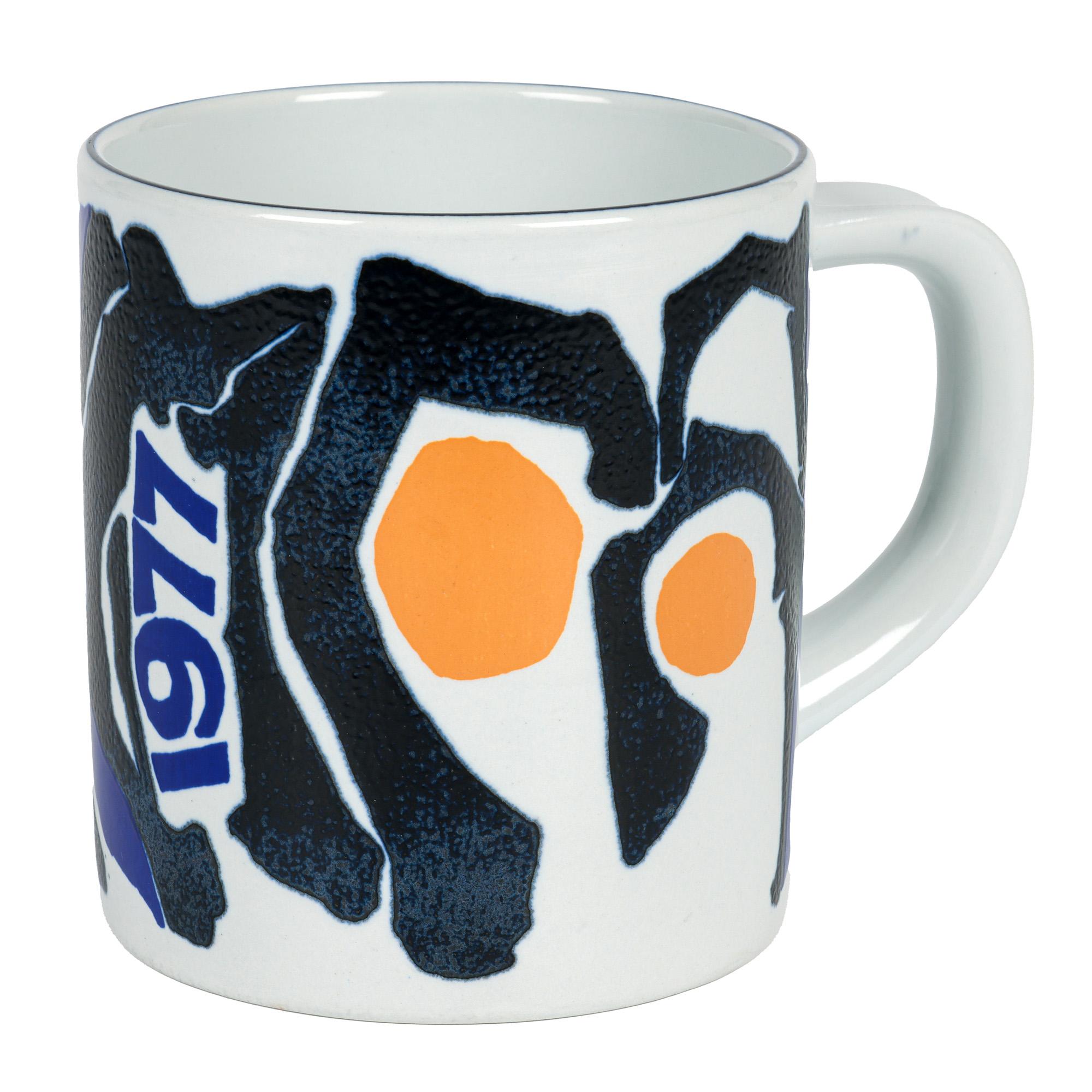 Royal Copenhagen Taza de loza con diseño de Inge-Lise Koefoed Año 1977 Porcelana en venta