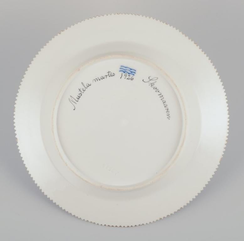 Début du 20ème siècle Royal Copenhagen Fauna Danica, assiette à dîner avec un motif de pin marten. en vente