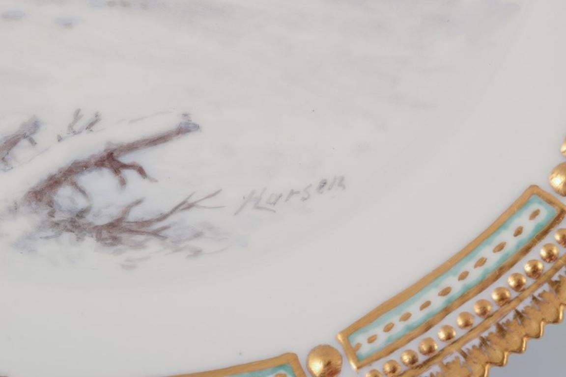 Peint à la main Royal Copenhagen Fauna Danica, assiette à dîner avec un motif de renard arctique. en vente