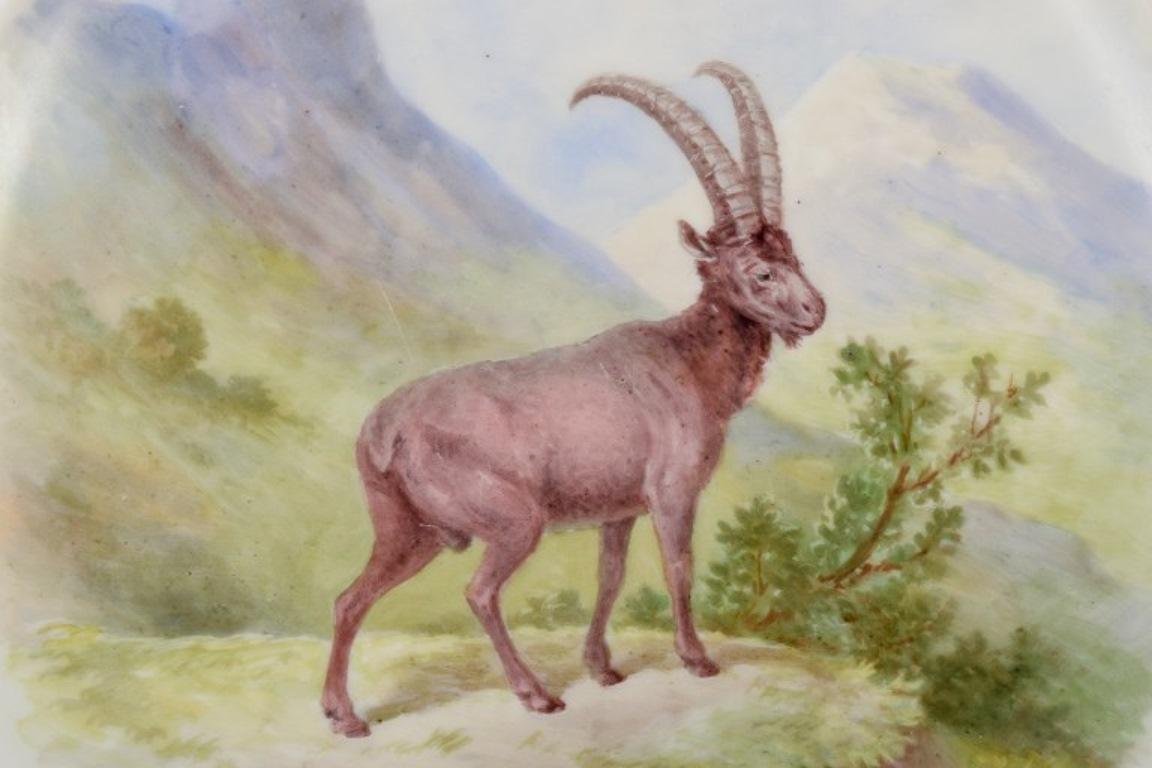 Plato llano Fauna Danica de Royal Copenhagen con motivo de una cabra montés. Danés en venta