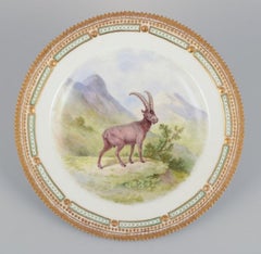 Assiette de table Royal Copenhagen Fauna Danica avec un motif d'ibex.