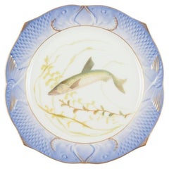 Plato de pescado Fauna Danica de Royal Copenhagen. Motivo de pez pintado a mano.