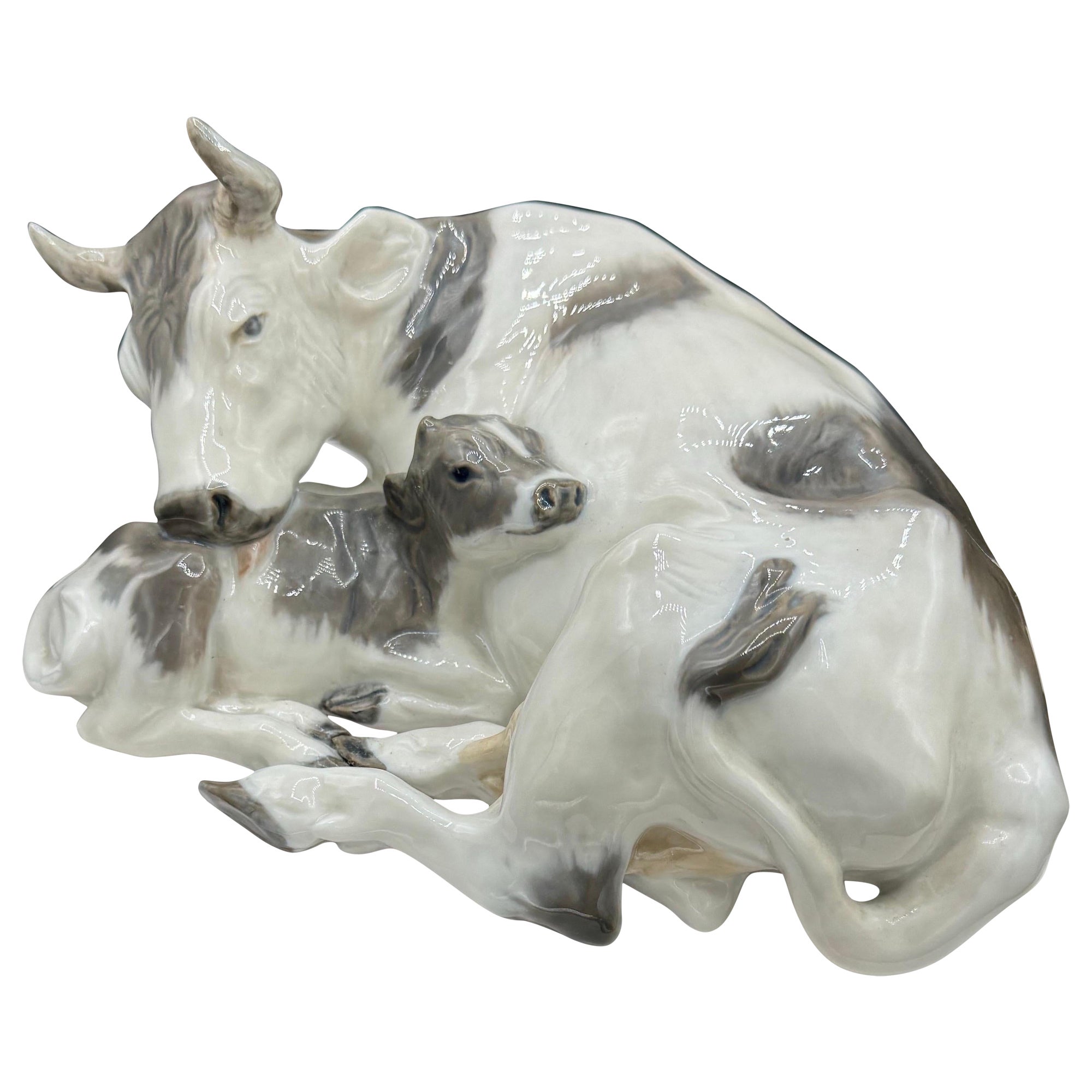 Royal Copenhagen figure, Cow with Calf
