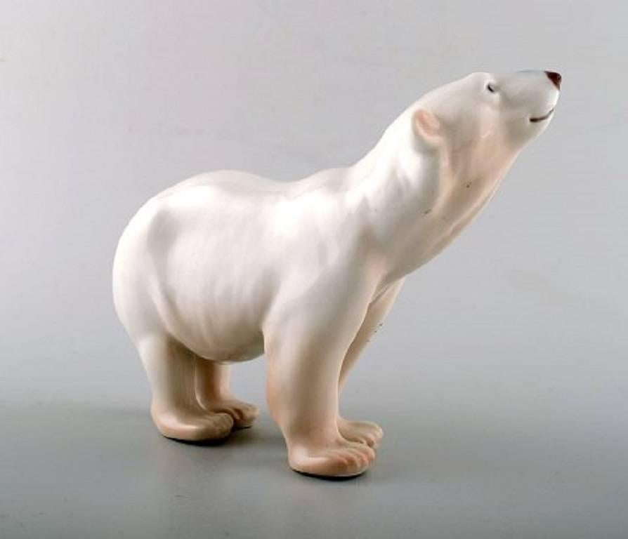 Royal Copenhagen figurine 417 polar bear.
1st. assortment.
In perfect condition.
Stamped.
Measures: 19 cm long. 15 cm high.