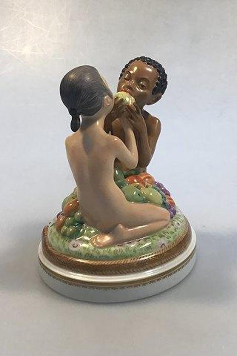 XX secolo Royal Copenhagen: statuetta Adamo ed Eva con sovraccoperta n. 1997 in vendita