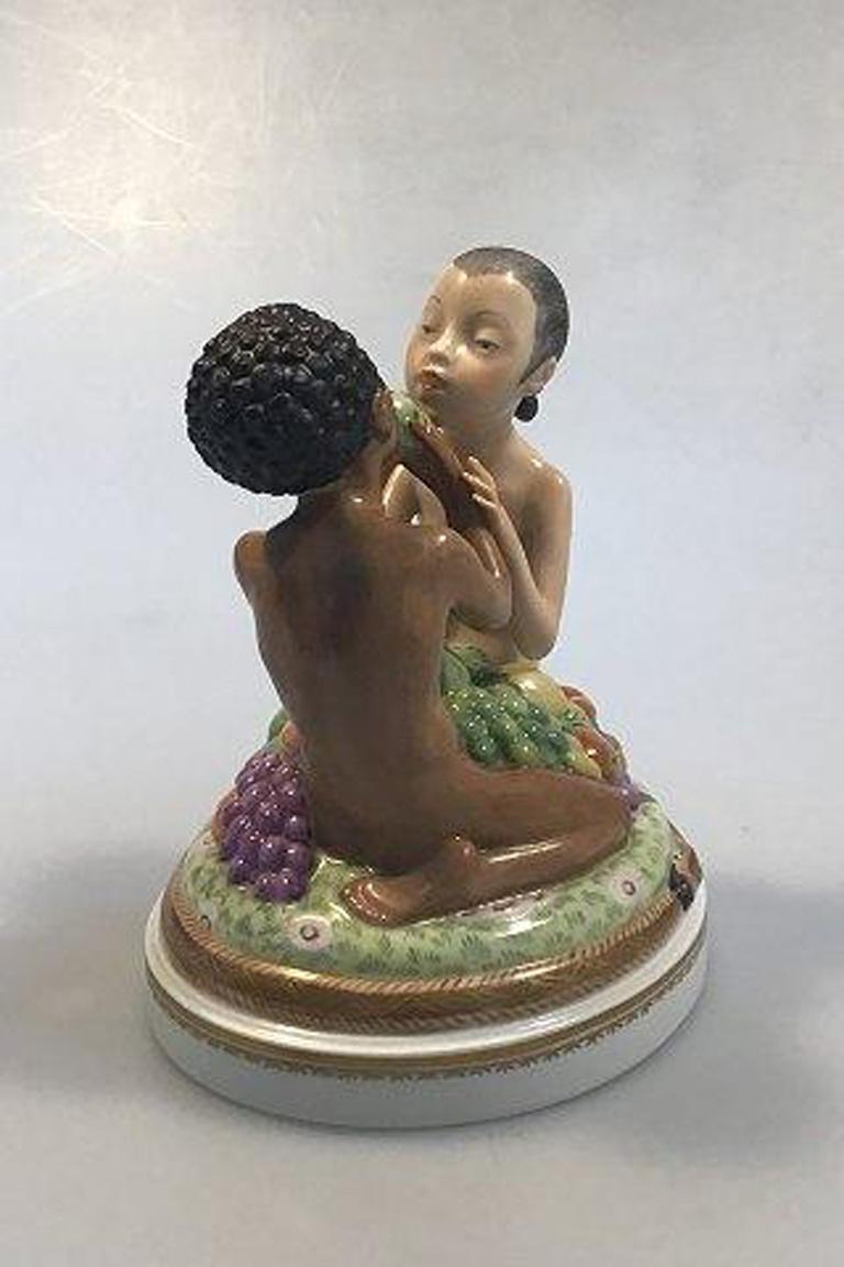 Porcellana Royal Copenhagen: statuetta Adamo ed Eva con sovraccoperta n. 1997 in vendita