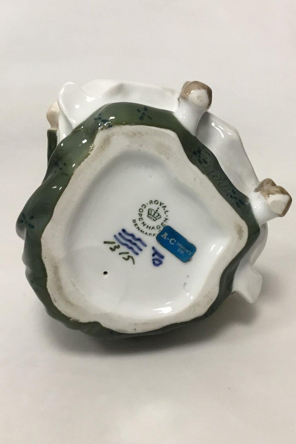 Royal Copenhagen Figurita Fanø Niña nº 1315 en venta 1