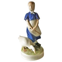 Figurita Royal Copenhagen Chica ganso nº 527