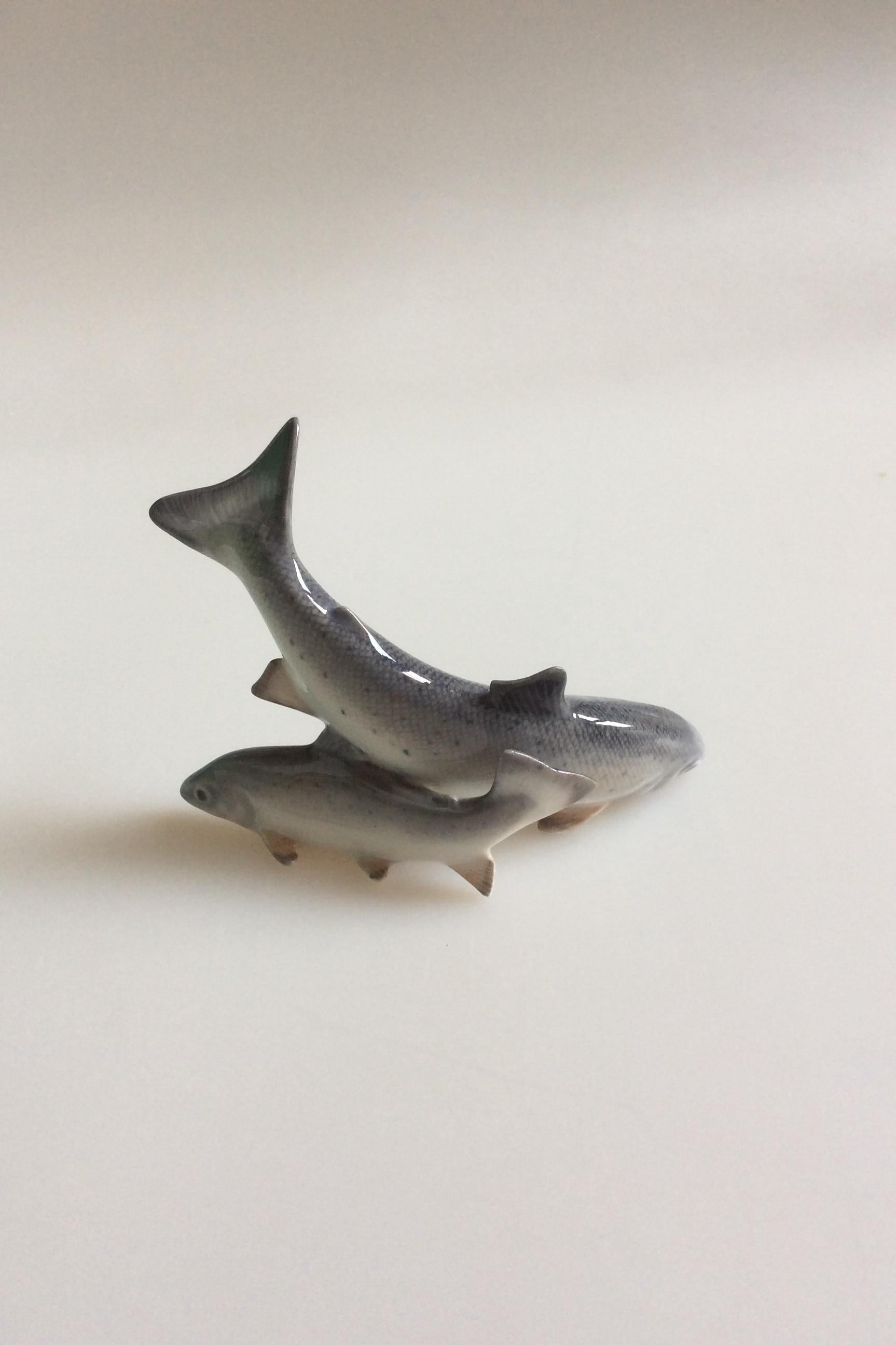 Royal Copenhagen figurine of 2 trouts no 2738.

Measures 13.5 cm long and 10.3 cm high (5 3/10 in. and 4 1/20 in.)

In perfect condition. An extremely rare figurine.
